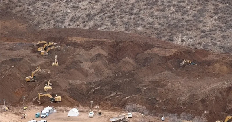 Erzincan da 9 işçinin hayatını kaybettiği toprak kaymasına ilişkin dava 14 Nisan a ertelendi