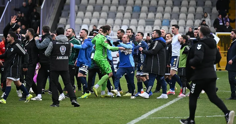 Erzurumspor son anda liderliği alınca sahada kavga çıktı