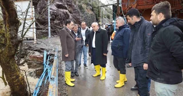 Yahyalı Kaymakamı Gültekin ve Belediye Başkanı Öztürk selden etkilenen bölgede inceleme yaptı Kayseri Haberleri