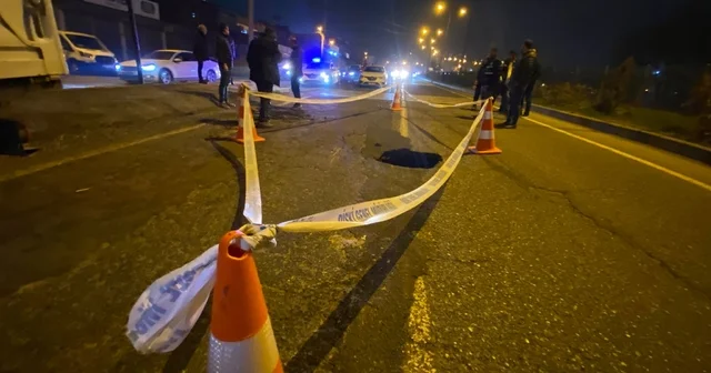 Diyarbakır da çöken yolda 1 metrelik çukur oluştu Diyarbakır Haberleri