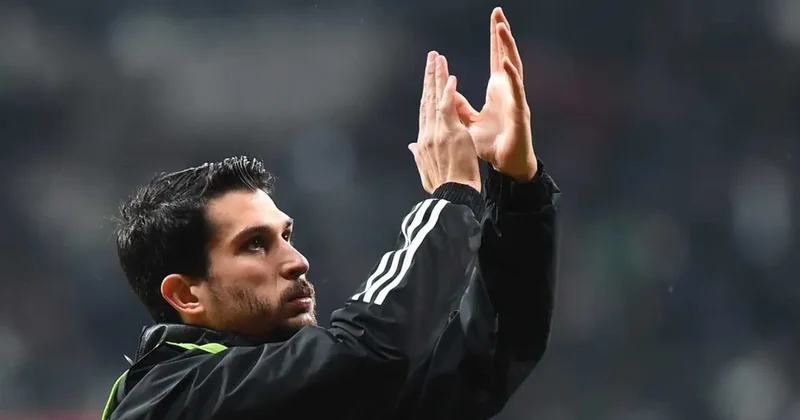 Beşiktaşlı futbolcu Necip Uysal, ikinci kez baba oldu!