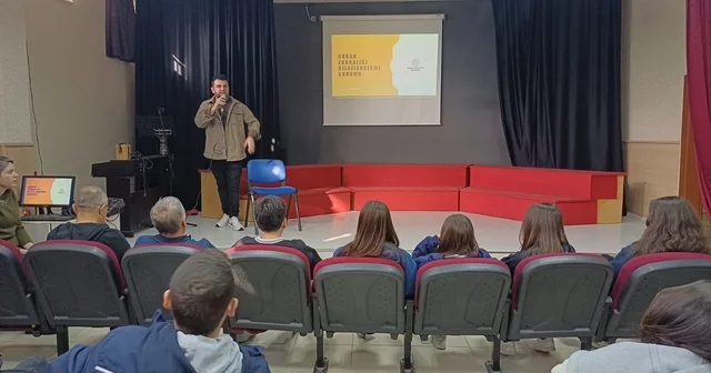 Manisa Ticaret Borsası Anadolu Lisesi nden Akran Zorbalığı semineri Manisa Haberleri