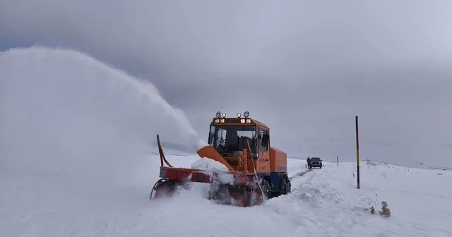 Van da 97 yerleşim yerinin yolu kapalı Van Haberleri