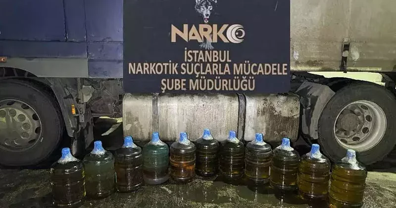 Sarıyer’de durdurulan TIR’ın özel bölmesinde 183 litre uyuşturucu ele geçirildi