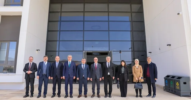 Başkan Pekyatırmacı: Eğitim alanında yatırımlarımız artarak devam edecek Selçuklu nun Türkiye ye öncü eğitim yatırımları yerinde incelendi Konya Haberleri