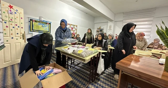 Depremzede çocuklara atkı ve bere ördüler Zonguldak Haberleri