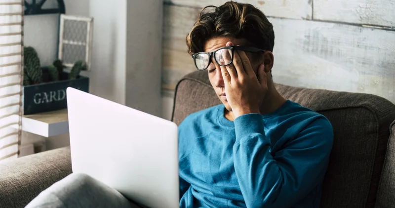 Ekrana bakma gözün bozulur! Büyüklerimiz haklı mıydı? Uzun süre ekrana bakmak gerçekten gözleri bozar mı?