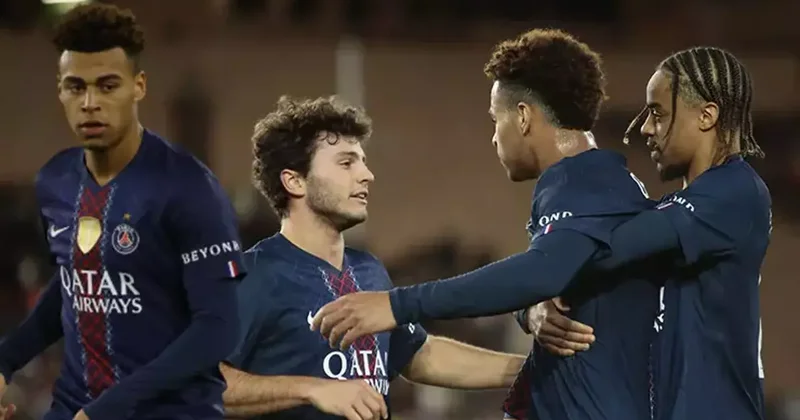 (ÖZET) Desire Doue şov yaptı! Paris Saint Germain geriden gelerek kazandı Monaco Paris Saint Germain maç sonucu: 2 3 Fanatik Gazetesi Şampiyonlar Ligi Haberleri Spor