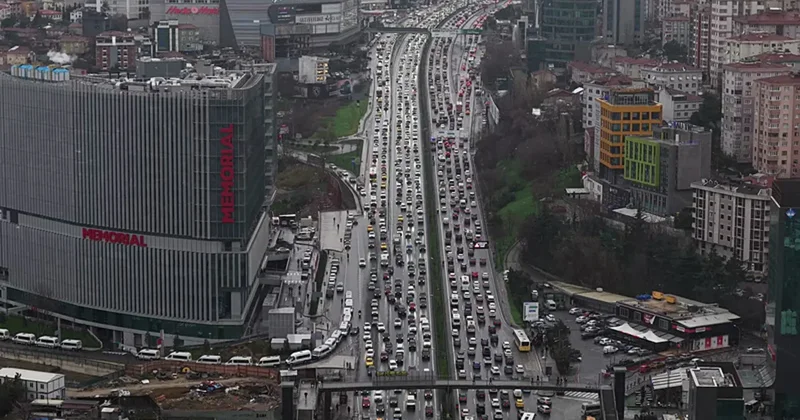 İstanbul’da trafik yüzde 90’a ulaştı!