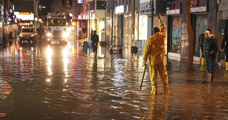 İzmir, Çanakkale ve Aydın da taşkın alarma geçirdi