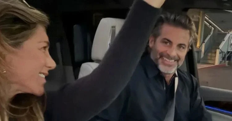 Yeni sevgilisi gözlerinin içine öyle bir baktı ki.... Yıllarca durdu durdu, 57 yaşında anneliğe ikna oldu