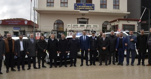 Hayırsever Ali Erdemoğlu ndan Besni emniyetine 5 araç Adıyaman Haberleri