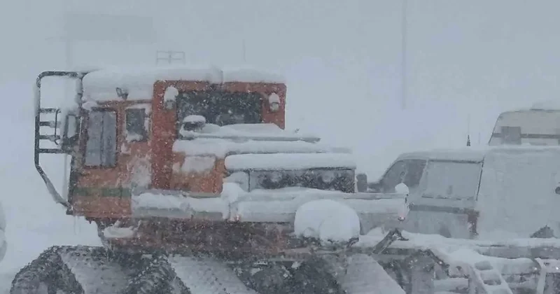ABD’de çığ kayakçıları yuttu: 10 kayıp