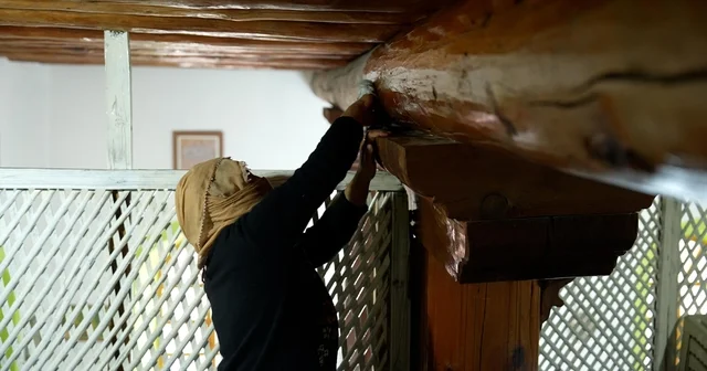 Tarihi camiyi kadınlar imece usulü ile temizledi Erzincan Haberleri