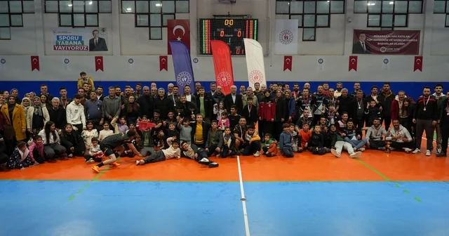 Tavas ta mahalleler kozlarını sahada paylaştı Denizli Haberleri