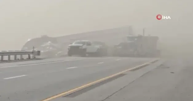 ABD’de kum fırtınası zincirleme kazaya yol açtı: 4 ölü, 29 yaralı