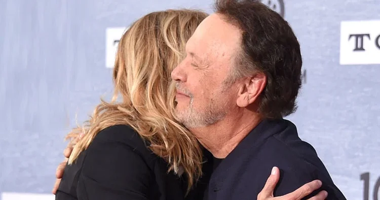 Yıllar önce aşktan kaçamayan iki genç vardı: Bu kez onları çok acı bir ölüm buluşturdu: Gözyaşlarına buruk gülümsemeler karıştı