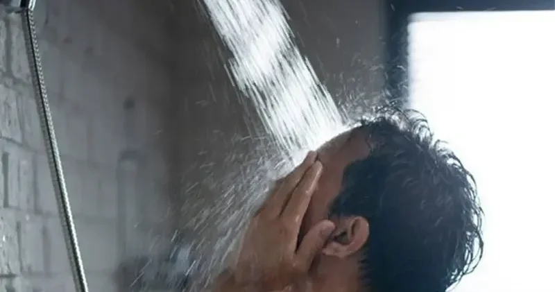 Gusül abdesti alınışı: Erkek ve kadınlarda boy abdesti nasıl alınır? Gusül abdesti farzları Dini Bilgiler