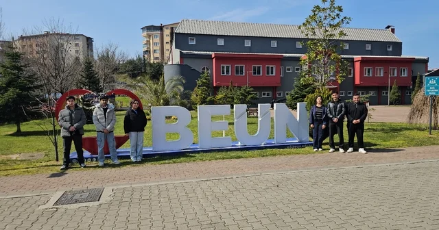 Zonguldak taki yabancı öğrenciler, bayramı, savaş bölgesindeki ailelerinden uzakta karşılıyor Zonguldak Haberleri