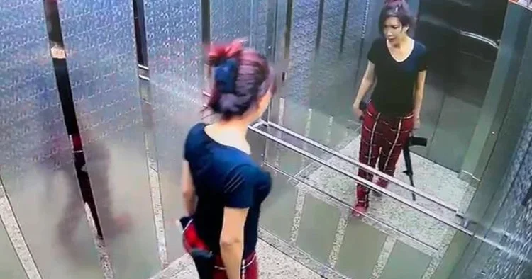 İstanbul da akılalmaz olay: Elinde tüfek üzerinde pijamayla baskın yapıp ateş açtı