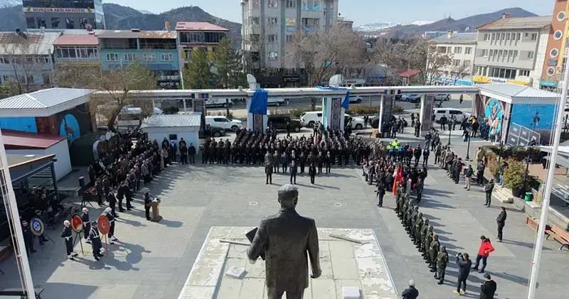 Tunceli’de 30 yıl sonra canlı bomba eyleminin yapıldığı meydanda tören