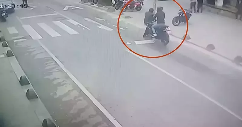 Beykoz’da yaya geçidinde motosikletin çarptığı kişi yaralandı