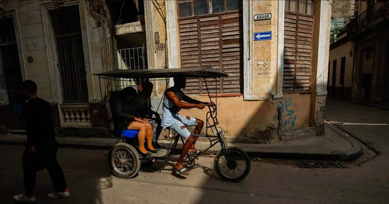 Küba’dan ABD’ye: Anayasal düzenimizi hedef alıyorlar