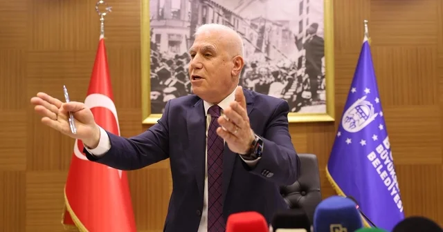 Bursa Büyükşehir Belediye Başkanı Bozbey: 20 senedir yapılmamış hizmetleri yapıyoruz Başkan Bozbey, Buski de hizmetlerin kısıtlı da olsa yapılabilmesi çiin Büyükşehir bütçesinden 1 milyar lira aktardıklarını bildirdi Bursa Haberleri