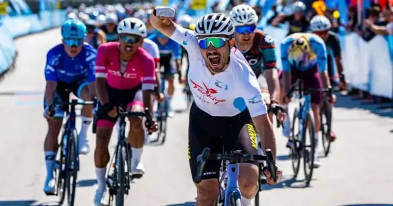 Şehrinin gururu oldu! 13 ülkeden 135 kişiyle yarıştı: 3 madalya kazandı