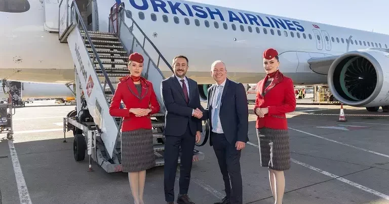 THY, Londra Stansted uçuslarına başladı