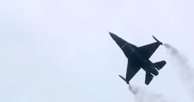 Çanakkale Şehitler Abidesi’nde 18 Mart töreni: SoloTürk gökyüzünde destan yazdı VİDEO İZLE