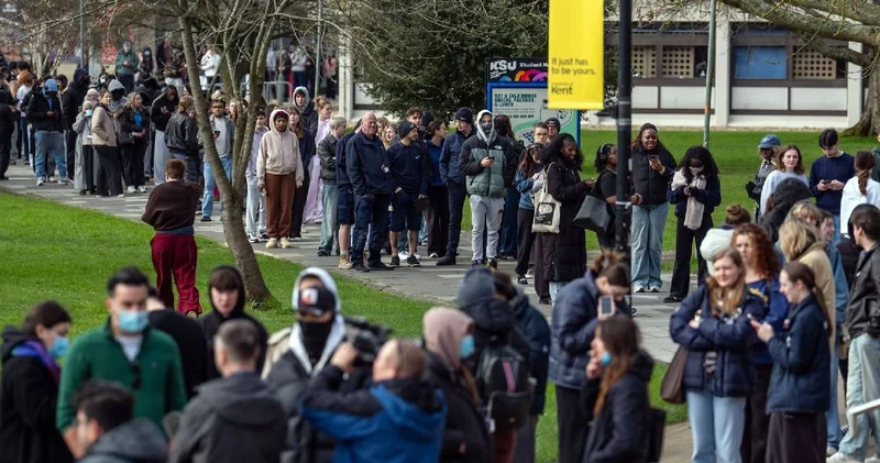 Menenjit salgını üniversite kampüsünde panik yarattı