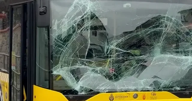 Üsküdar’da iki İETT otobüsü çarpıştı VİDEO İZLE