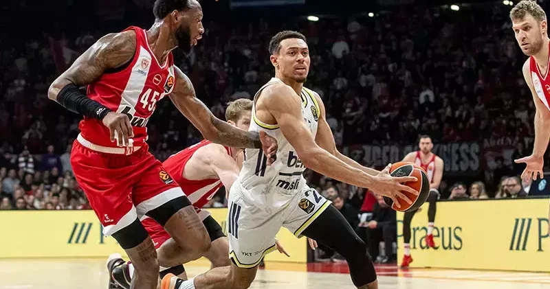 Olympiacos Fenerbahçe Beko: 104 87