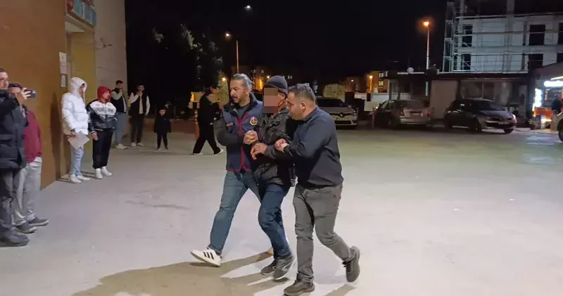 Ev hapsi cezasını ihlal eden hükümlü dolmuşta yakalandı