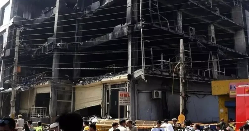 Yeni Delhi de Yangın: 7 Ölü