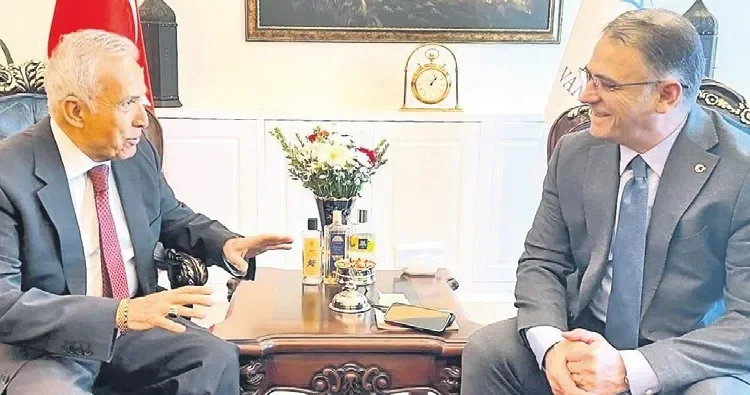 YAVUZ DONAT Orda bir Van var uzakta