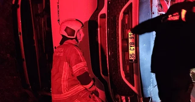 Kontrolden çıkan tır devrildi, şans eseri yaralanan olmadı Bursa Haberleri