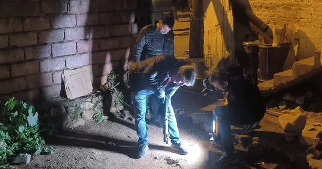 Komşuların tartışması silahlı kavgaya dönüştü: 2 yaralı 2 kişi pompalı tüfekle kol ve bacaklarından yaralandı, kaçan 3 şüpheli yakalandı Antalya Haberleri