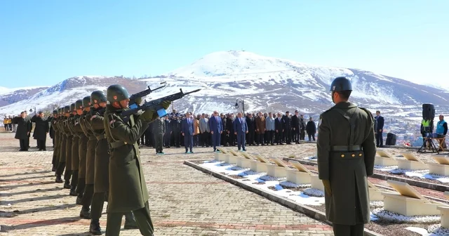 Bayburt ta Çanakkale Zaferi nin 111. yılı ve 18 Mart Şehitleri Anma Günü dolayısıyla tören düzenlendi Bayburt Haberleri