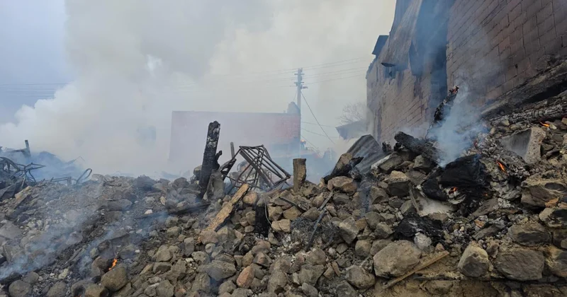 Bolu da 5 ev ve 8 samanlık yandı