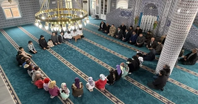 Güçlükonak Kaymakamı Memiş, miniklerin Kur an sevincine ortak oldu Şırnak Haberleri