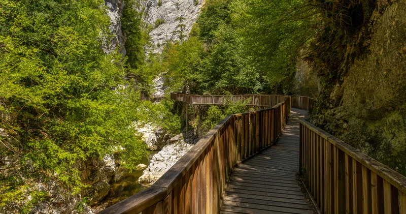 Bayramda yolculuk nereye? Kalabalıktan uzaklaşmak isteyenler için Türkiye nin az bilinen doğal güzellikleri ve saklı rotaları!