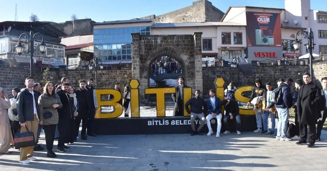 Bitlis teki yabancı öğrenciler tarihi mekanları gezdi Bitlis Haberleri