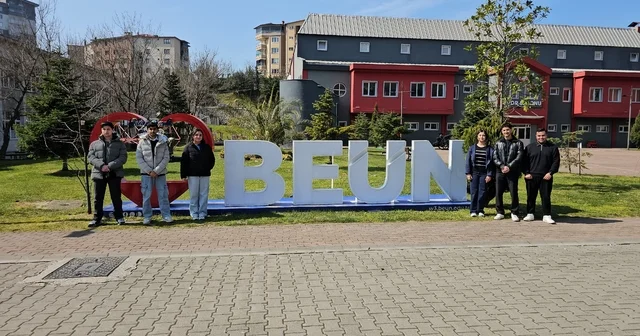 Savaşta hiç kimse kazanmayacak diyen uluslararası öğrenciler barış istiyor Zonguldak Haberleri