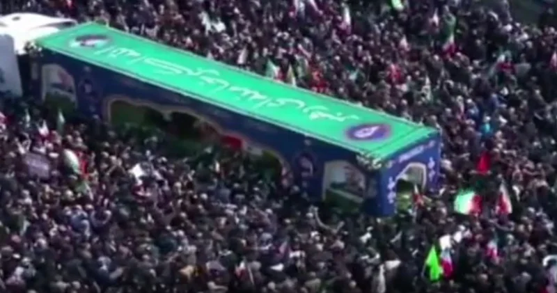 İsrail saldırılarında öldürülen İranlı üst düzey isim Laricani için halkın katılımıyla tören düzenlendi Dış Haberler
