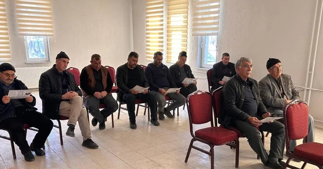 Çiftçilere yönelik doğru sulama ve gübreleme eğitimi Afyonkarahisar Haberleri