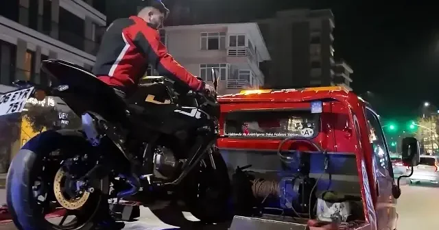 Polis gözünden kaçmadı: Kadıköy’de kumandalı gizli egzoz sistemi ortaya çıkarıldı VİDEO İZLE