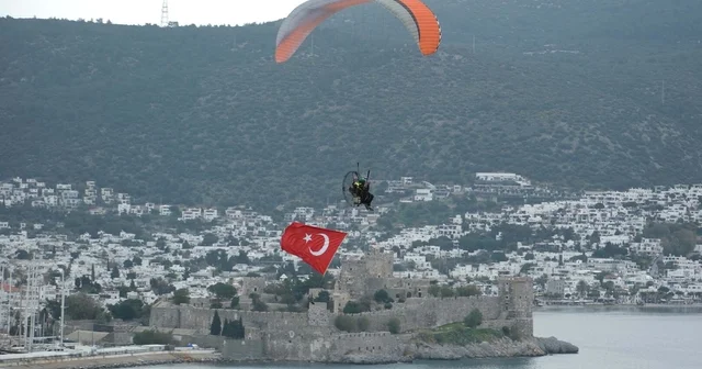Bodrum semalarında ay yıldızlı 18 Mart anması Muğla Haberleri