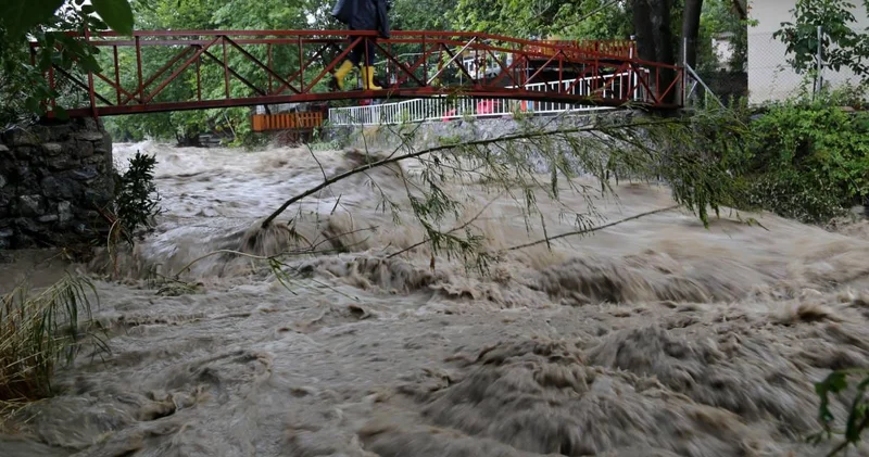 Son Dakika İçişleri Bakanlığı 20 şehri Tedbir alın diyerek uyardı! Su baskını yaşanacak çamur yağacak